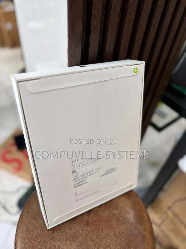 New Apple iPad Pro 13 (2025) 512 GB Black photo 4