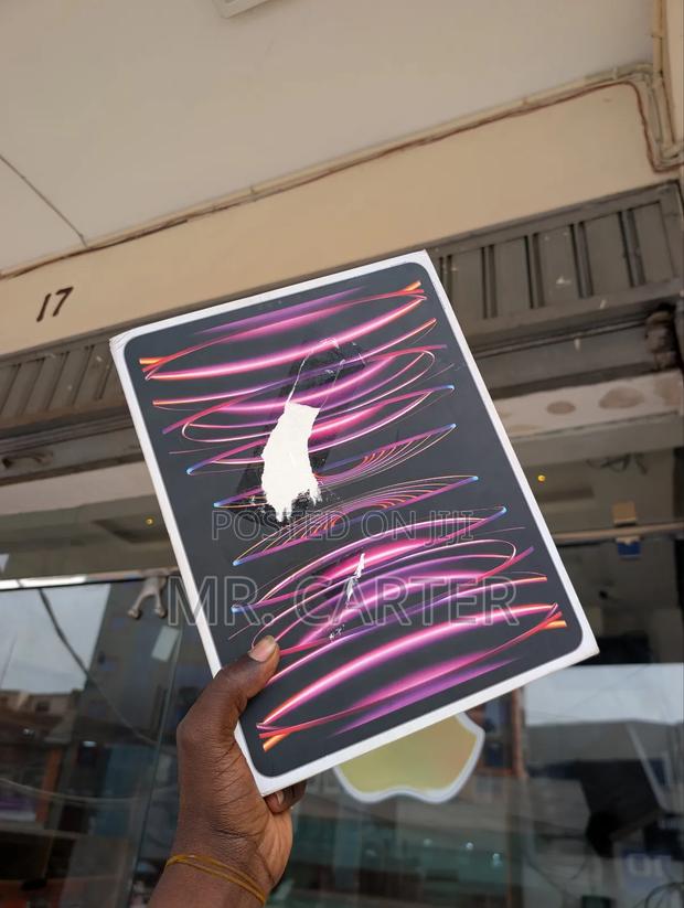 New Apple iPad Pro 12.9 (2022) 128 GB Gray photo 3