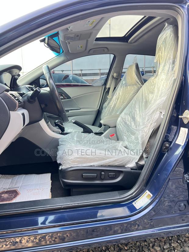 Honda Accord 2017 Blue photo 9