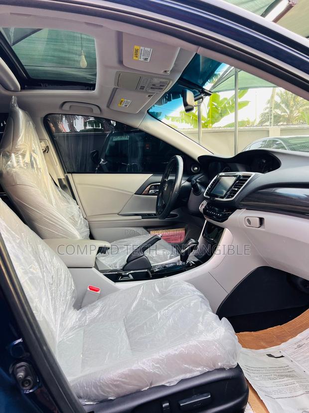 Honda Accord 2017 Blue photo 10