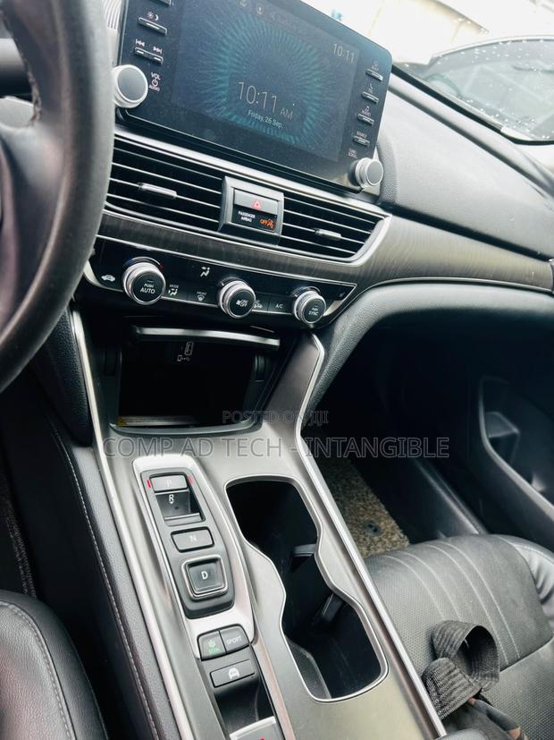Honda Accord 2019 Black photo 9