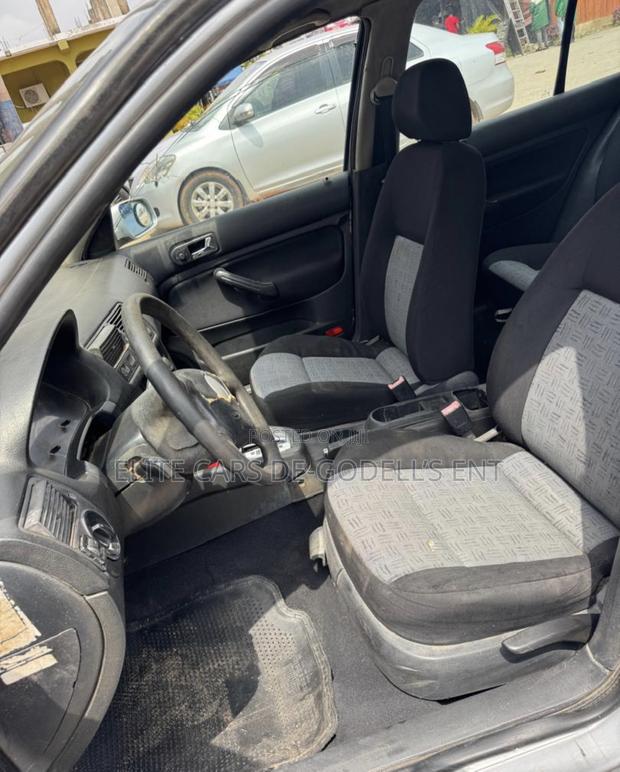 Volkswagen Golf 2.0 TDI 5 Door 2010 Silver photo 2