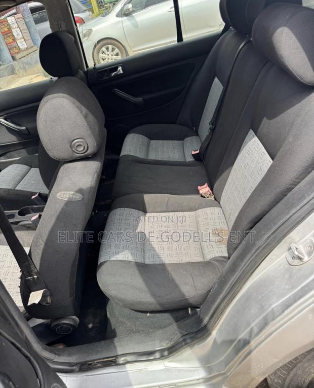 Volkswagen Golf 2.0 TDI 5 Door 2010 Silver photo 3