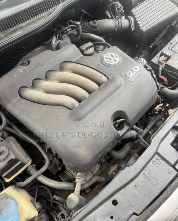 Volkswagen Golf 2.0 TDI 5 Door 2010 Silver photo 6