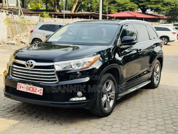 Toyota Highlander LE 4x2 (2.7L 4cyl 6A) 2017 Black