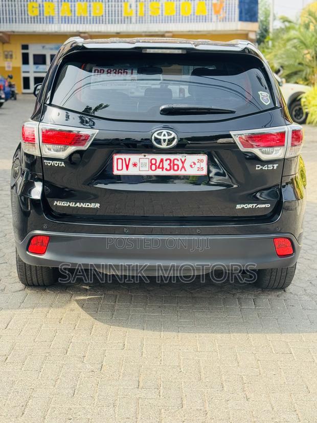 Toyota Highlander LE 4x2 (2.7L 4cyl 6A) 2017 Black