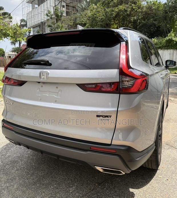 Honda CR-V 2024 Silver photo 4
