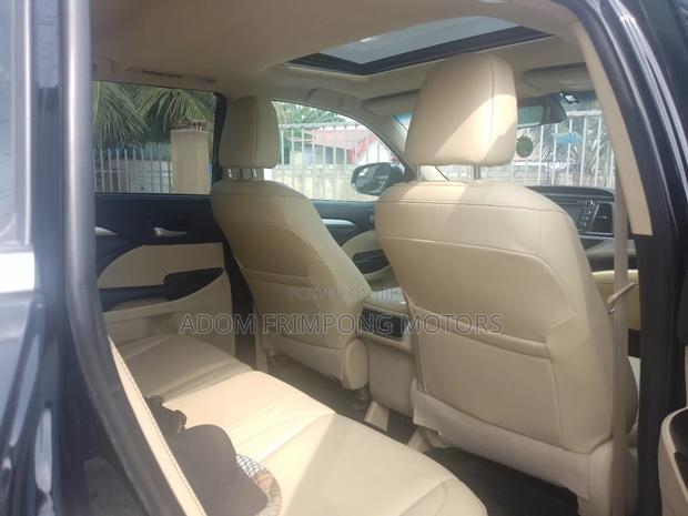 Toyota Highlander XLE 4x4 V6 (3.5L 6cyl 8A) 2018 Black photo 5