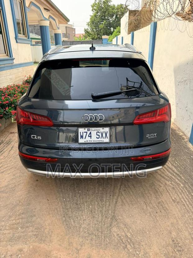 Audi Q5 2018 Black photo 10