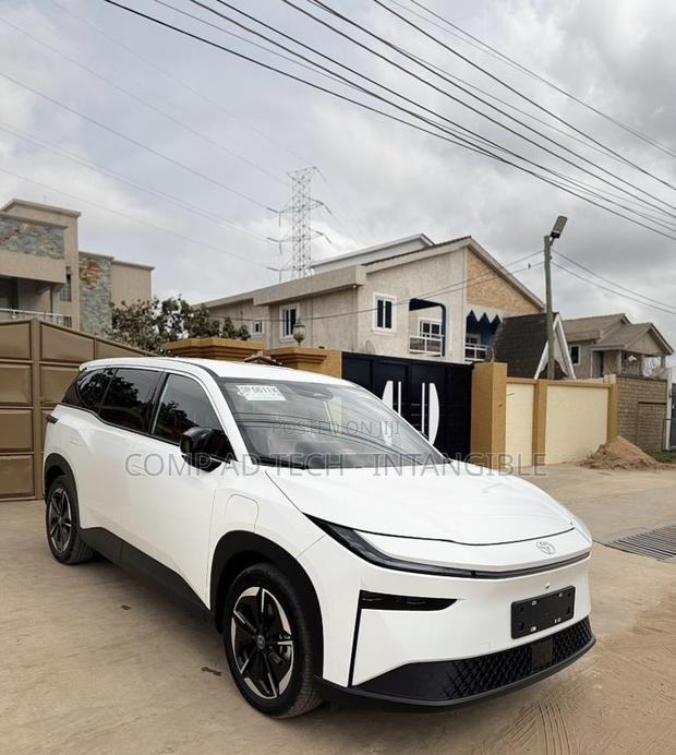 Toyota bZ3 2025 White