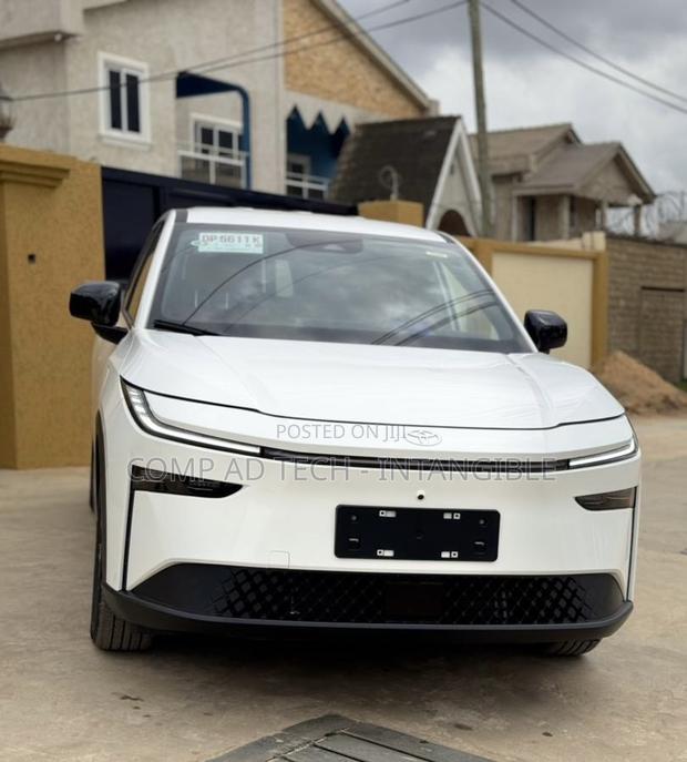 Toyota bZ3 2025 White photo 5