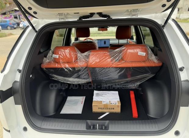 Toyota bZ3 2025 White photo 6