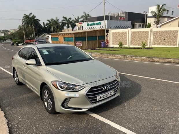 Hyundai Elantra SE Sedan FWD (2.0L 4cyl 6M) 2017