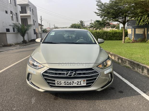 Hyundai Elantra Limited Sedan FWD (2.0L 4cyl 6A) 2017