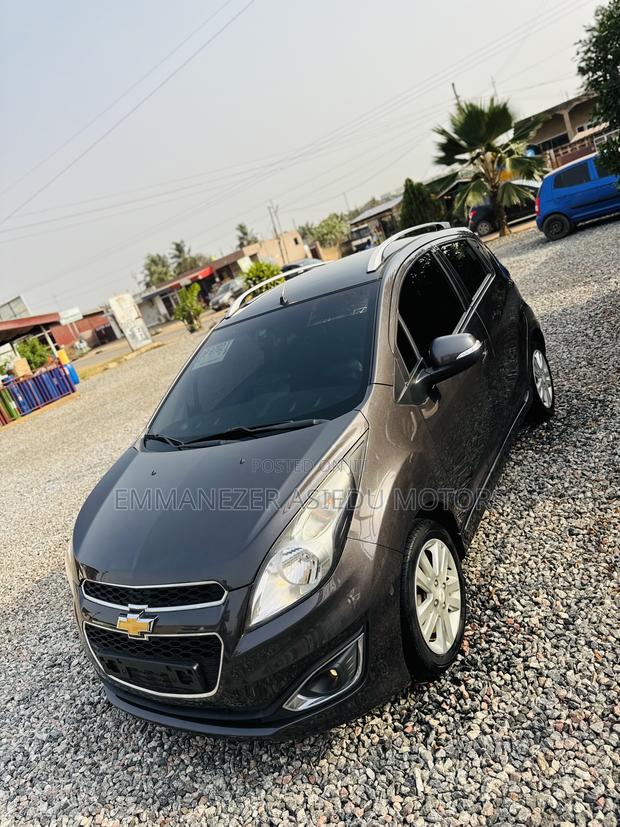 Chevrolet Spark 1LT 4dr Hatchback (1.2L 4cyl 5M) 2015 Gray photo 2