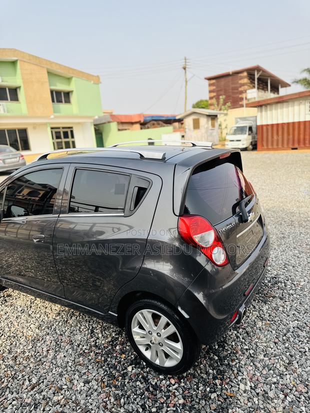 Chevrolet Spark 1LT 4dr Hatchback (1.2L 4cyl 5M) 2015 Gray photo 6