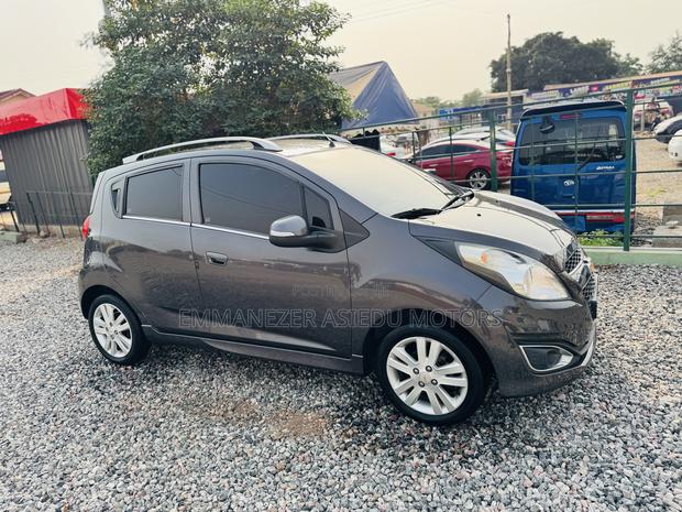 Chevrolet Spark 1LT 4dr Hatchback (1.2L 4cyl 5M) 2015 Gray photo 3