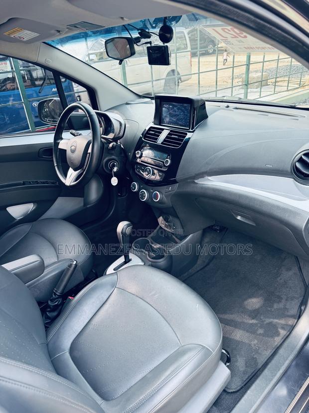 Chevrolet Spark 1LT 4dr Hatchback (1.2L 4cyl 5M) 2015 Gray photo 12