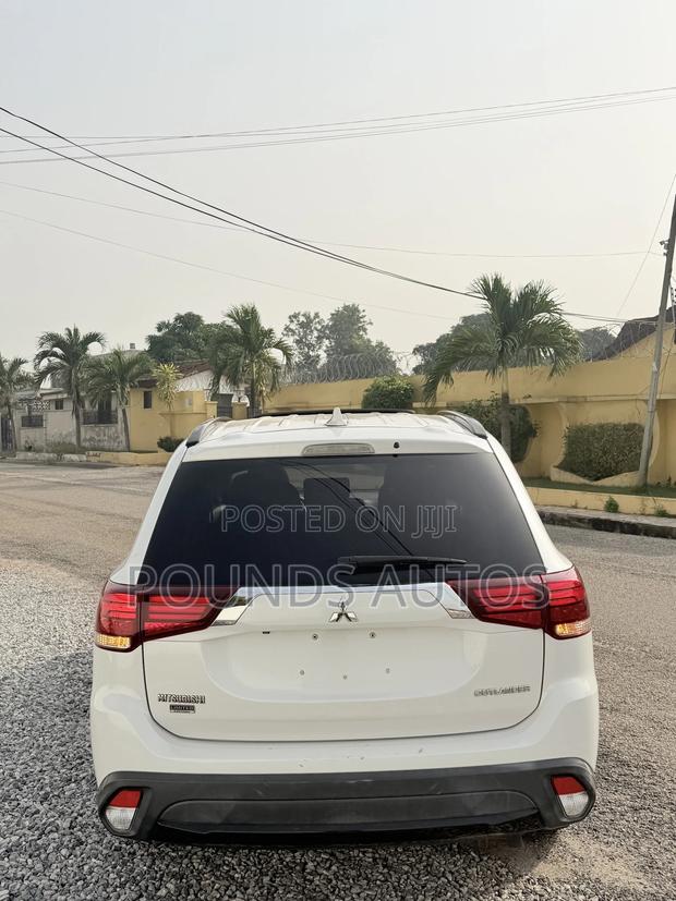 Mitsubishi Outlander SEL AWC 2018 White