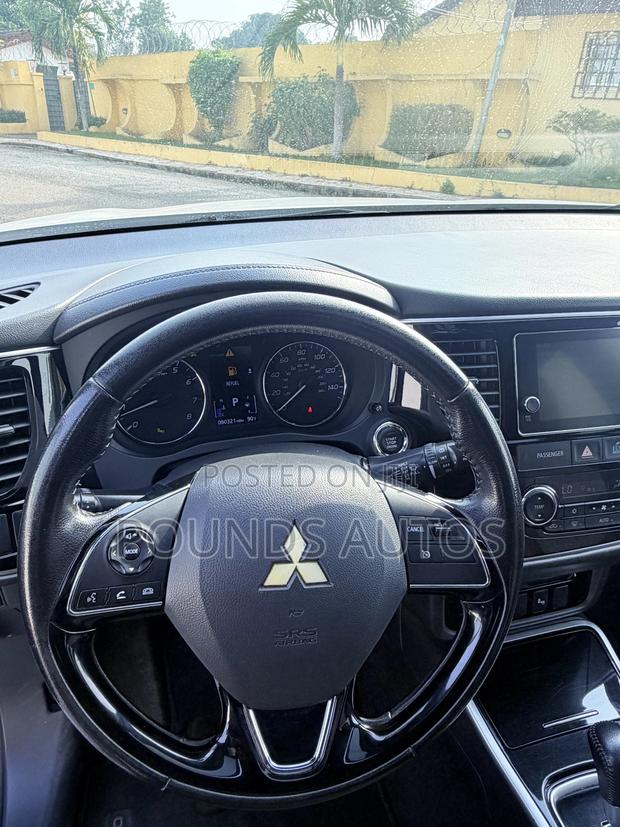 Mitsubishi Outlander SEL AWC 2018 White