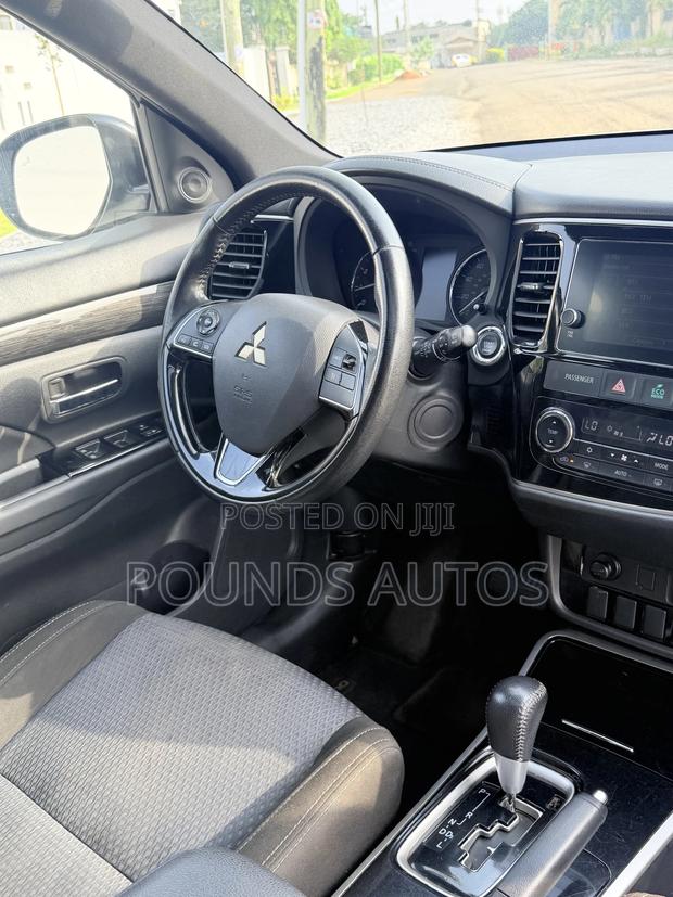 Mitsubishi Outlander SEL AWC 2018 White