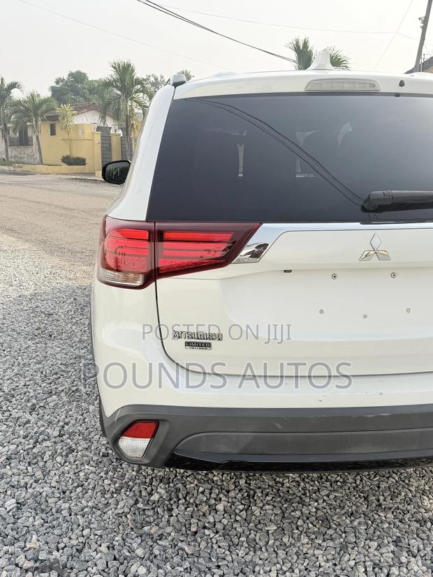 Mitsubishi Outlander SEL AWC 2018 White