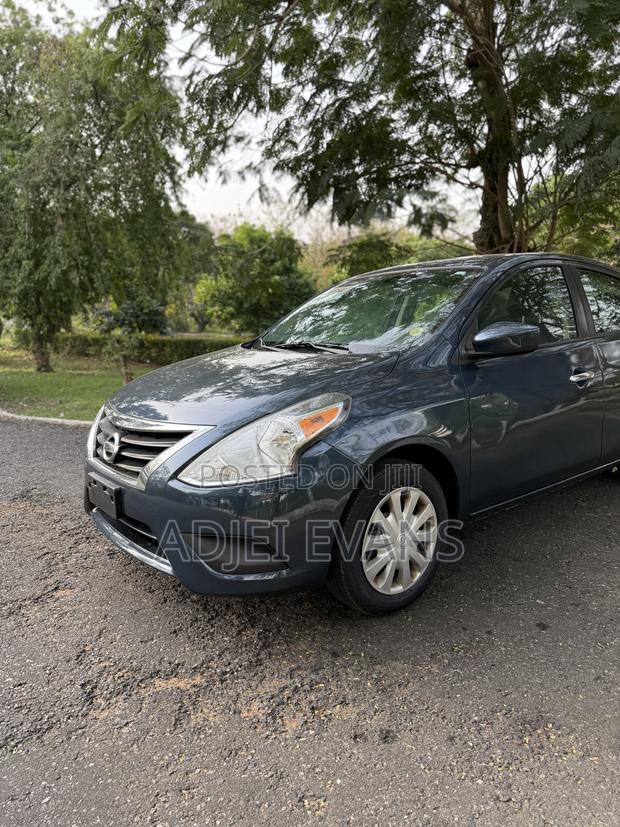 Nissan Versa 1.6 SV 2017 Blue photo 5
