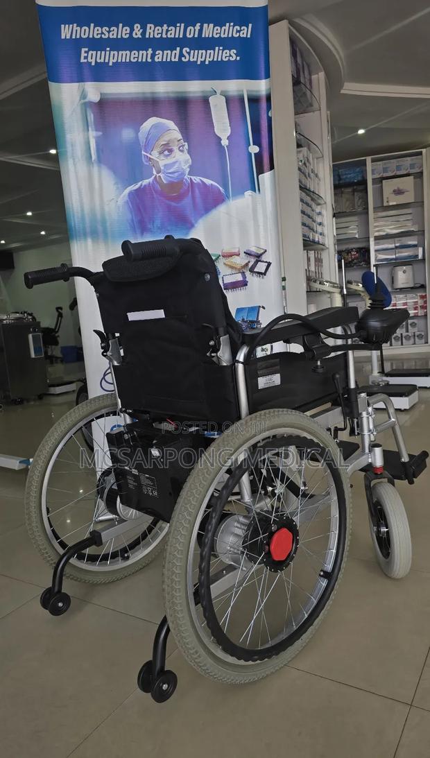 Shortback Electric Wheelchair · Photo 4