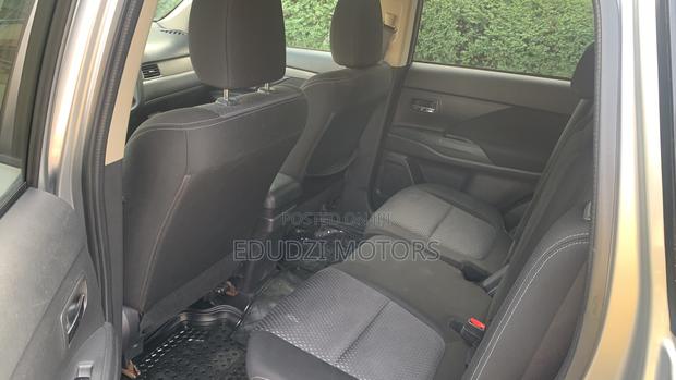 Mitsubishi Outlander SE FWD 2018 Silver