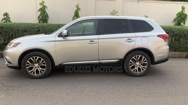 Mitsubishi Outlander SE FWD 2018 Silver