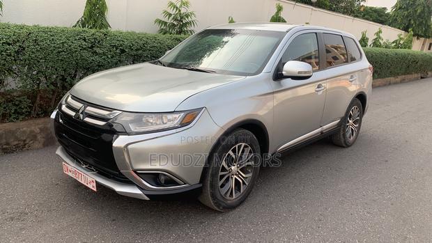 Mitsubishi Outlander SE FWD 2018 Silver