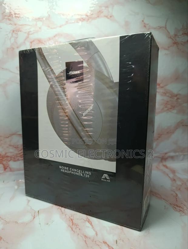 Bose Noise Cancelling Headphones 700 photo 2