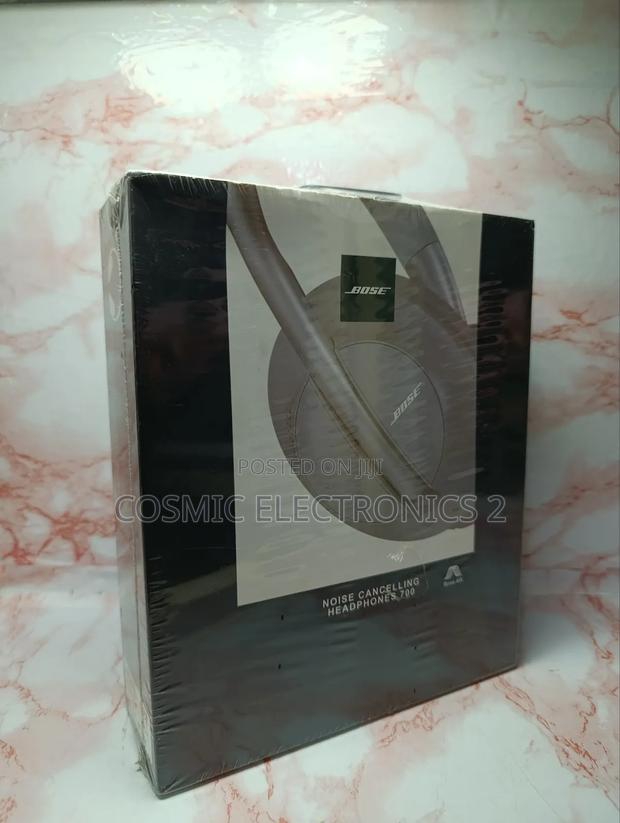 Bose Noise Cancelling Headphones 700 photo 3