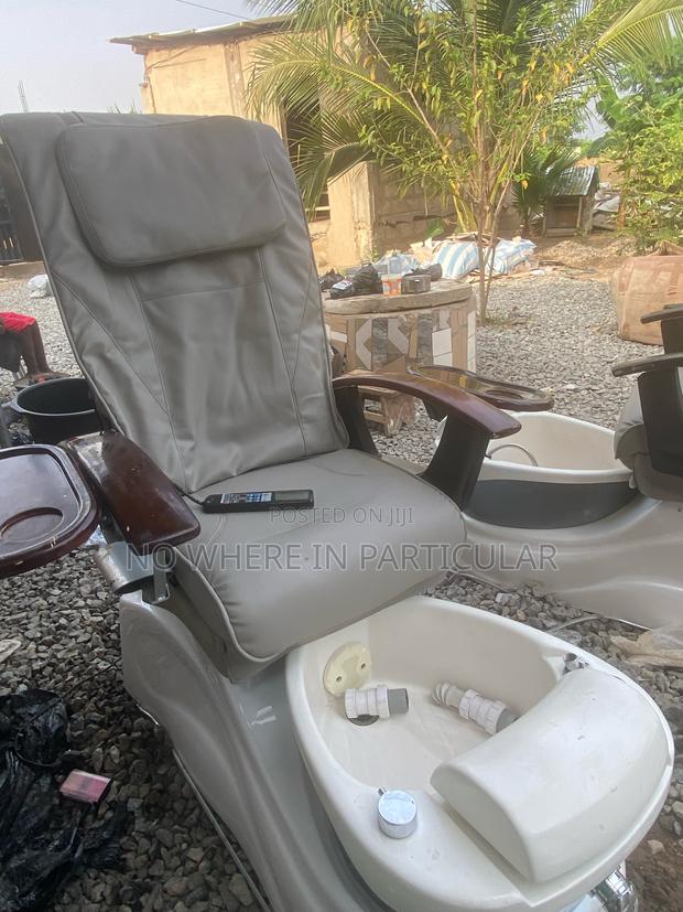 Massaging Chair With Basin photo 3