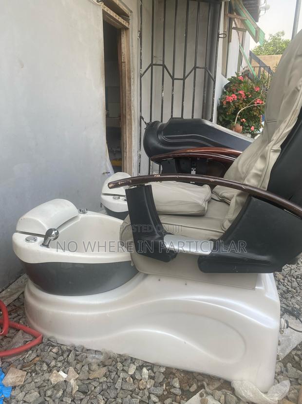 Massaging Chair With Basin photo 4