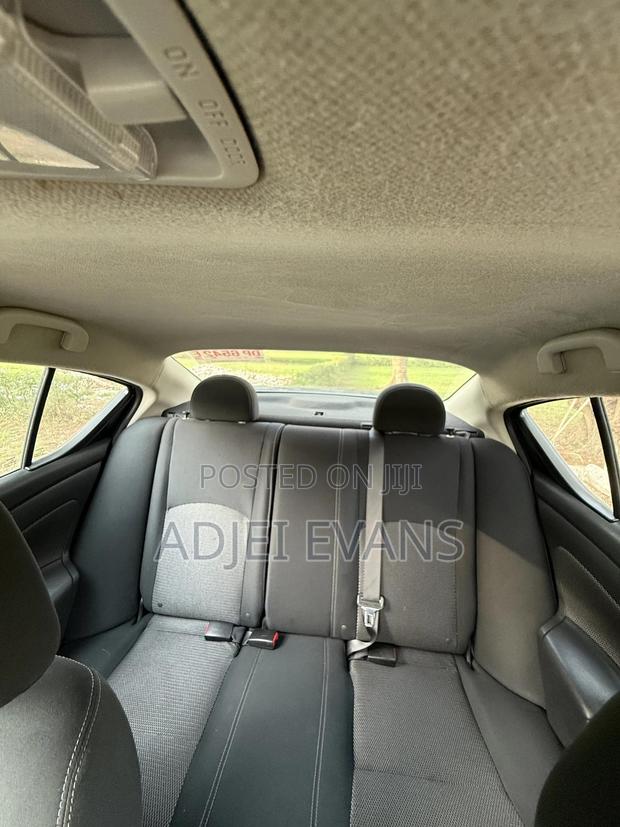 Nissan Versa 1.6 SV 2017 Blue photo 4