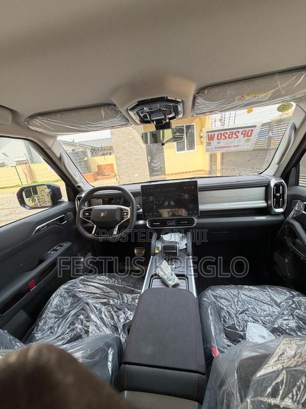 New Jetour T2 2.0 Petrol AWD 2025 Black photo 2