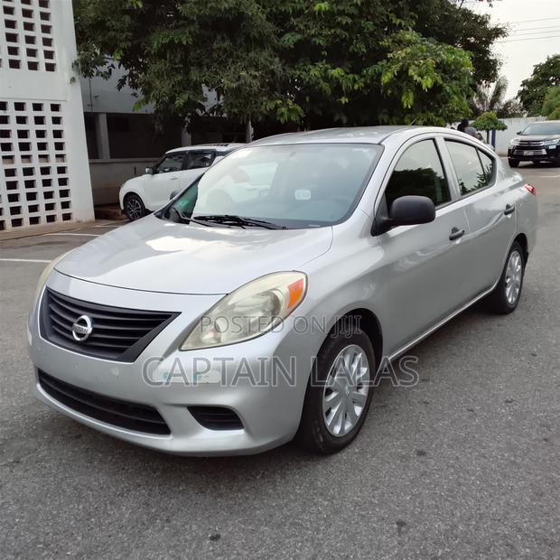 Nissan Versa 1.6 SV 2013 Silver