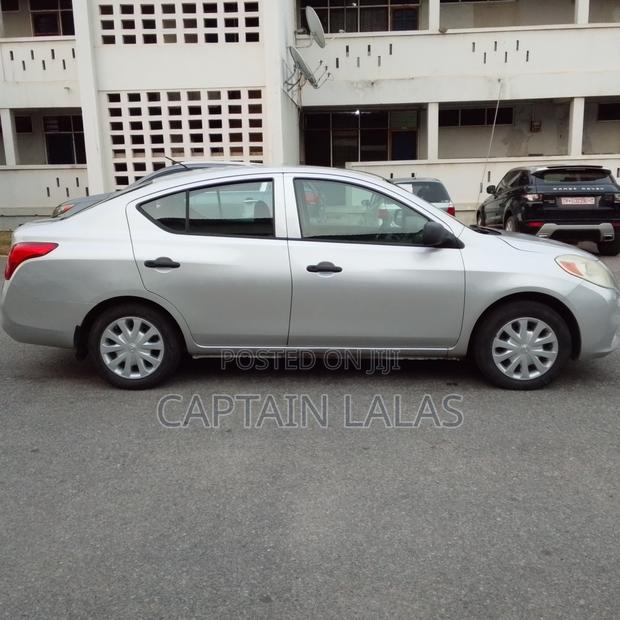 Nissan Versa 1.6 SV 2013 Silver photo 4