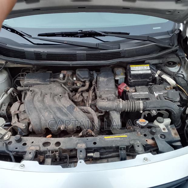 Nissan Versa 1.6 SV 2013 Silver photo 8