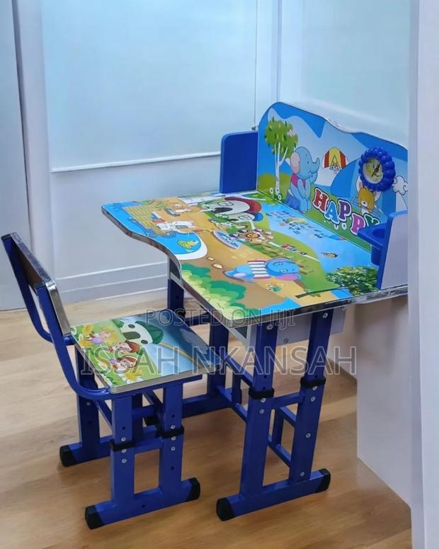 Children Table and Chair · Photo 4