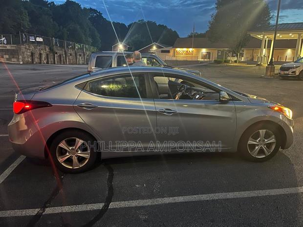 Hyundai Elantra 2016 Silver