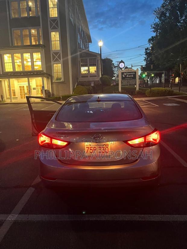 Hyundai Elantra 2016 Silver photo 3
