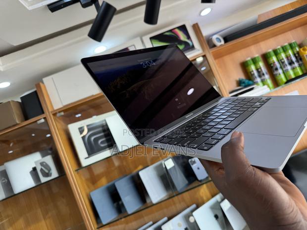 Laptop Apple MacBook Pro 2022 M2 8GB Apple M2 SSD 256GB photo 2