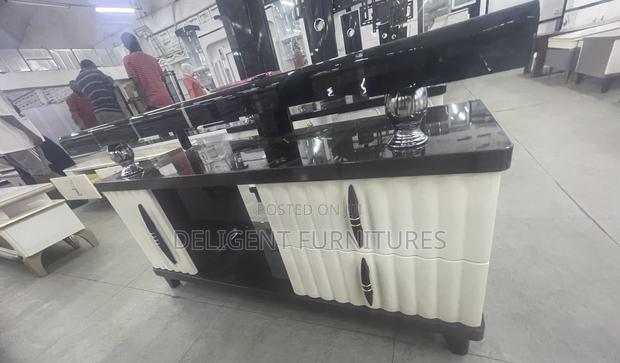Foreign Tv Stand(Payment on Delivery) photo 2