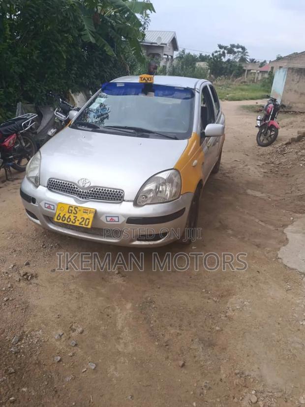 Toyota Yaris 1.4 2002 Silver