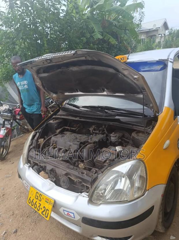 Toyota Yaris 1.4 2002 Silver