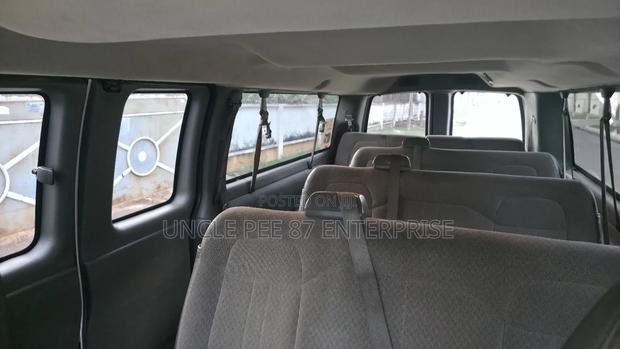 Chevrolet Express LS 2500 3dr Van (4.8L 8cyl 6A) 2014 White photo 5