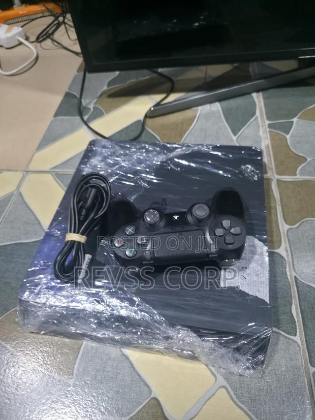 Ps4 Slim 500gb Jailbreak With Games photo 2