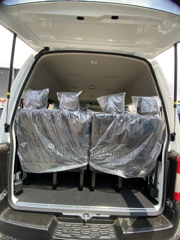 New Nissan Caravan (Urvan) 2025 White photo 10